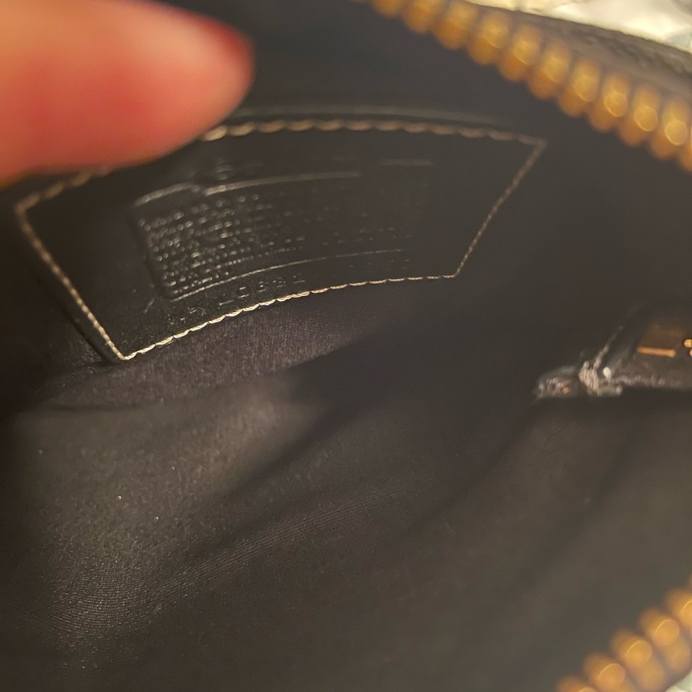 Coach Black Messenger Bag with Contrast Stitching - Picture 3 of 5